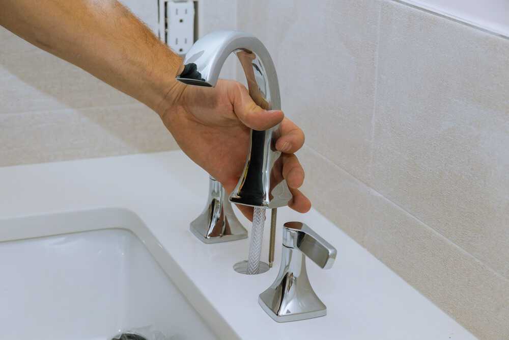 how-to-replace-bathtub-faucet