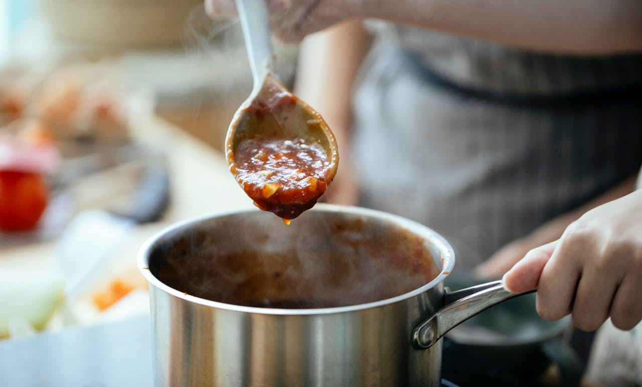 cast iron saucepan