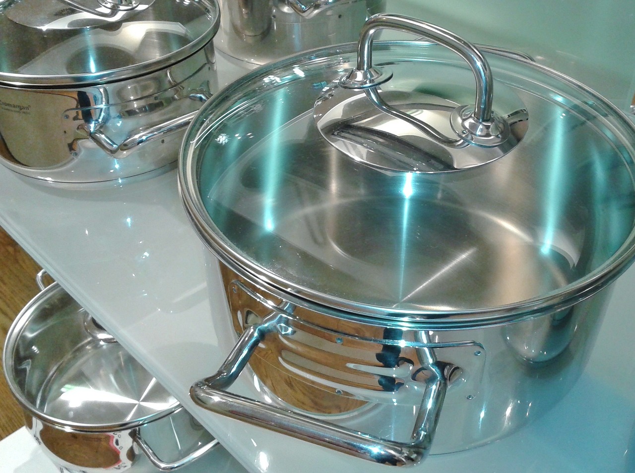 hard anodized cookware sets